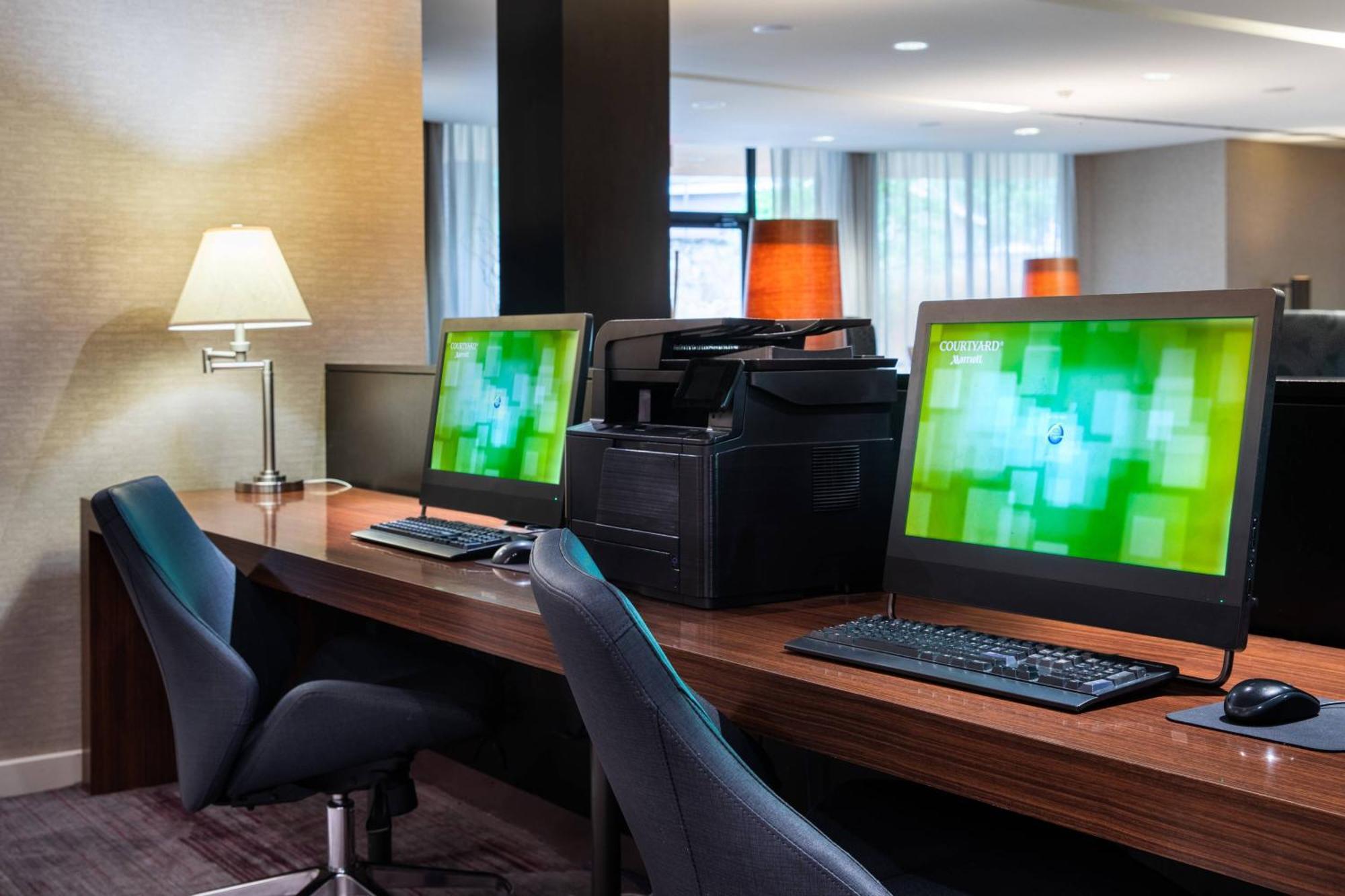 Courtyard By Marriott Denton Hotel Exterior foto